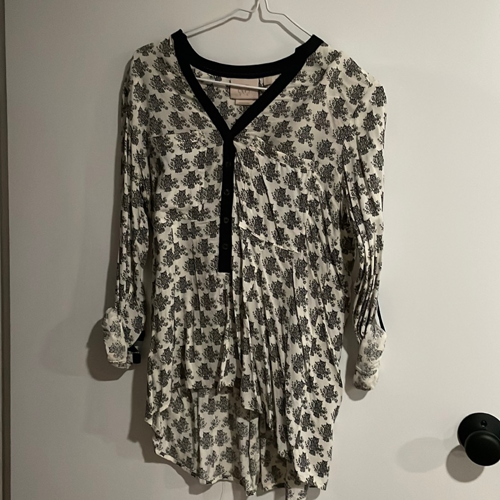 Anthropologie Owl tunic roll up sleeve shirt Lightweight perfect late summer top